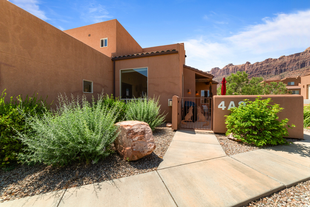 3764 S PRICKLY PEAR CIR #4-A8 Moab, UT 84532