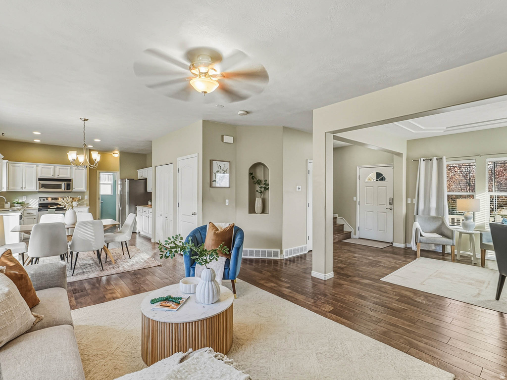 5031 W GREENSTREAK DR Riverton, UT 84096