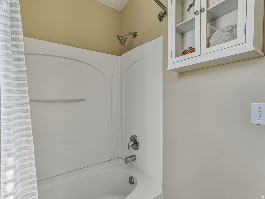 5031 W GREENSTREAK DR Riverton, UT 84096