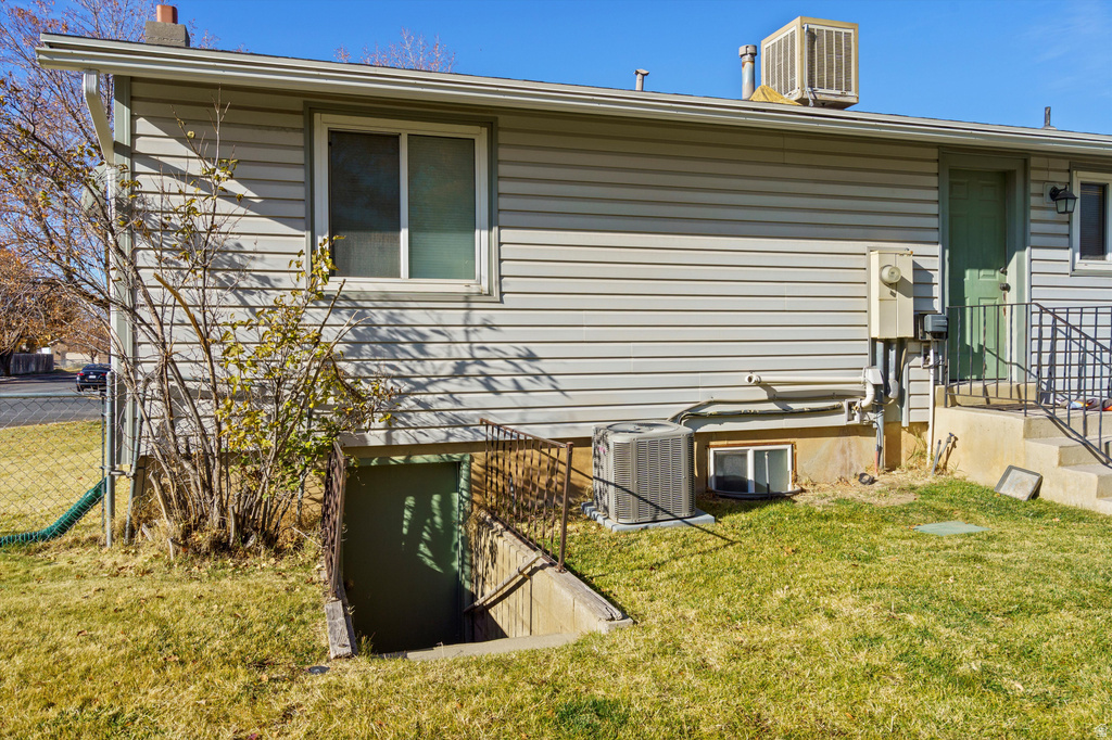 1214 N 700 W Clinton, UT 84015