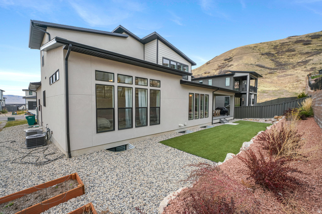 1802 W OAK CREEK CIR Lehi, UT 84048