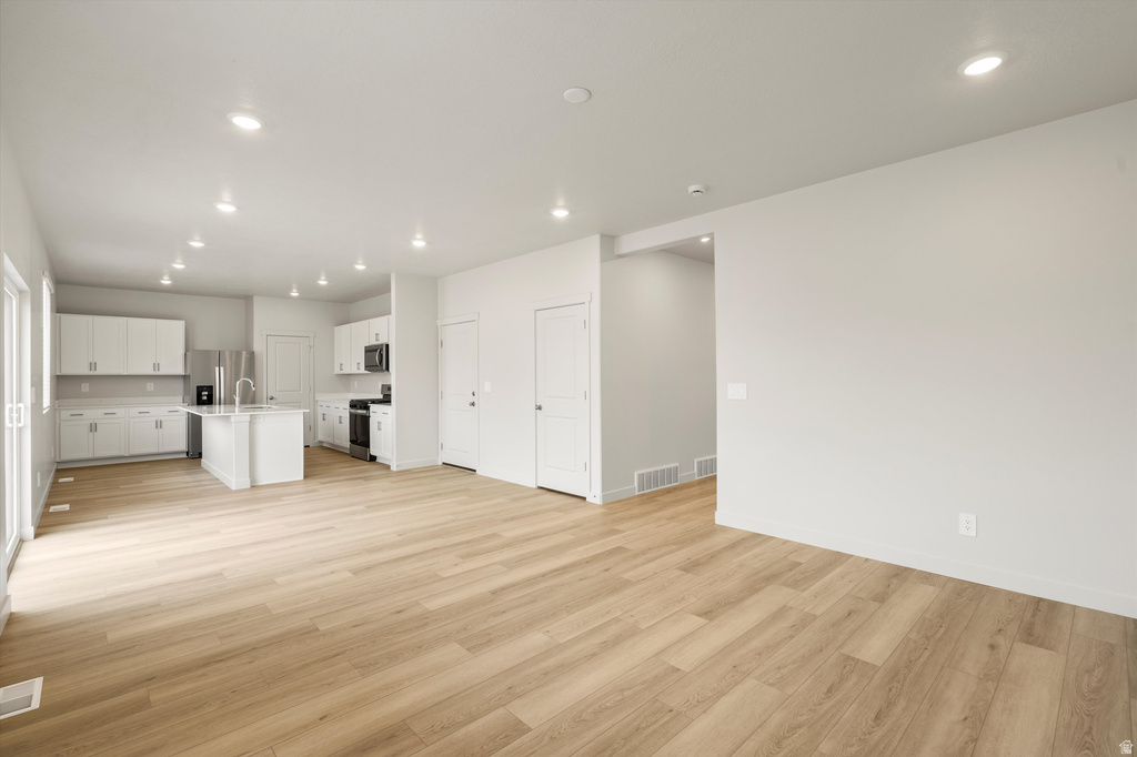 933 N 200 E #32 Santaquin, UT 84655