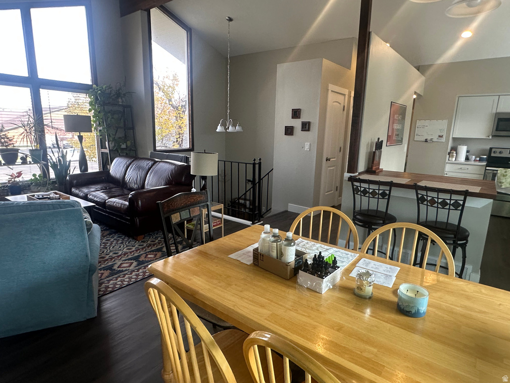 512 E LARCHWOOD DR Midvale, UT 84047