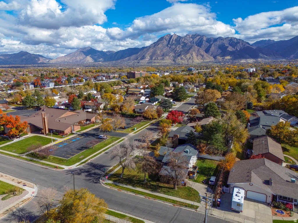 512 E LARCHWOOD DR Midvale, UT 84047