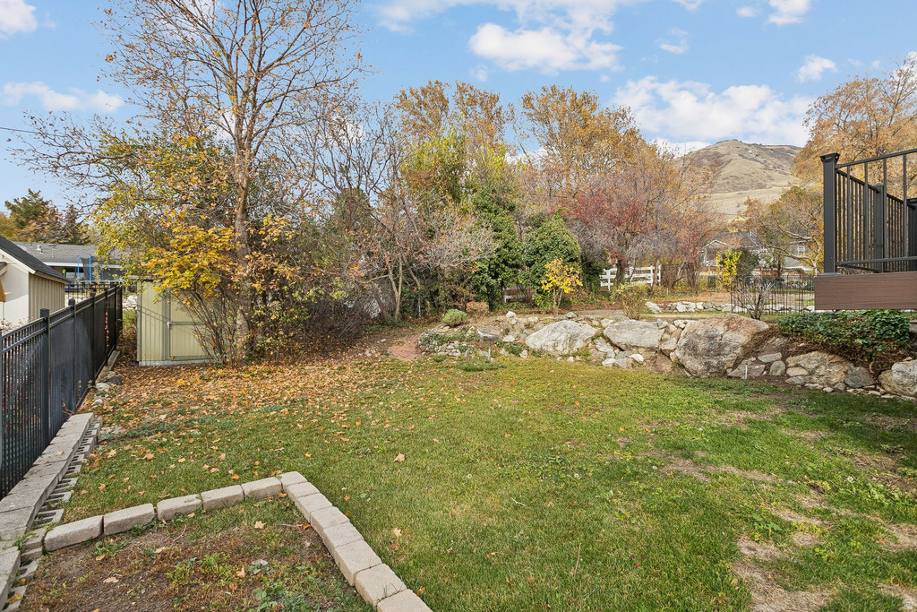 527 SHERIDAN CIR Centerville, UT 84014