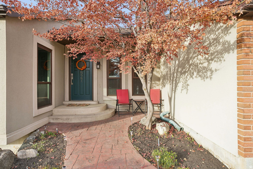 527 SHERIDAN CIR Centerville, UT 84014