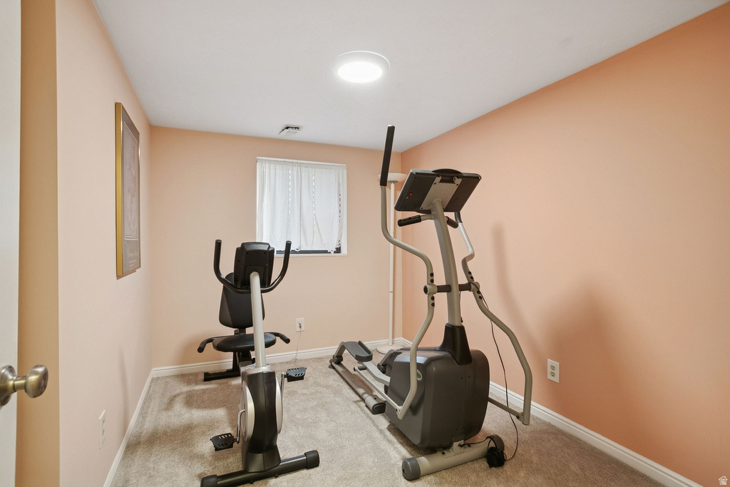 527 SHERIDAN CIR Centerville, UT 84014