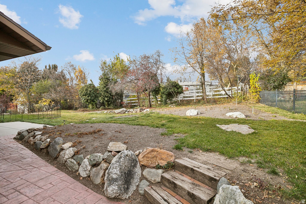 527 SHERIDAN CIR Centerville, UT 84014