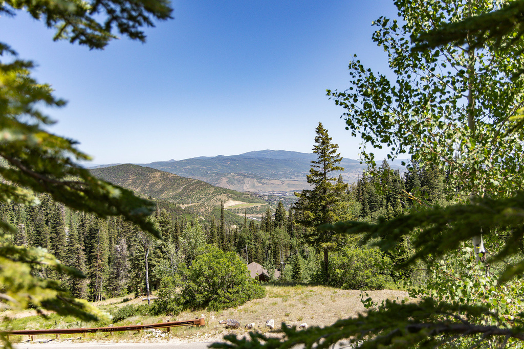 26 WHITE PINE CANYON RD Park City, UT 84060