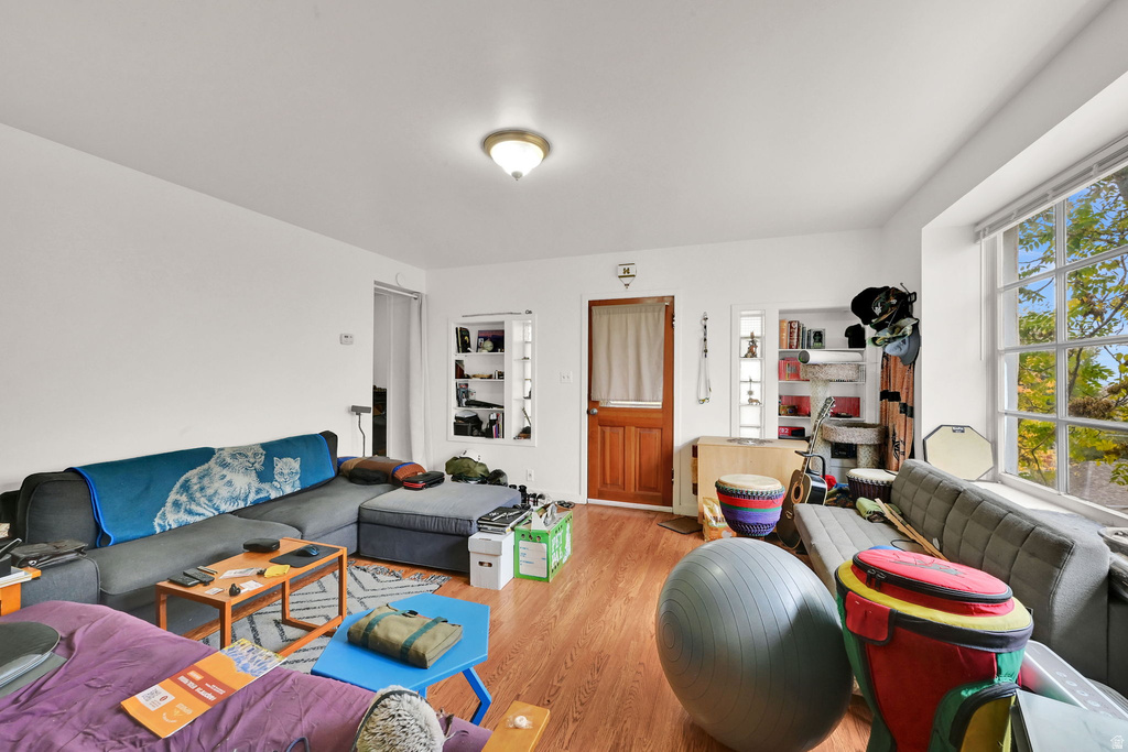 694 N WEST CAPITOL ST Salt Lake City, UT 84103