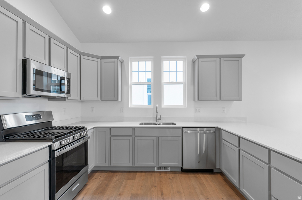 7003 W GRANBURY DR South Jordan, UT 84009