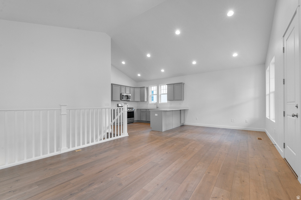 7003 W GRANBURY DR South Jordan, UT 84009