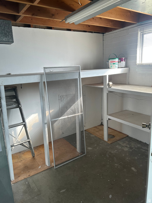 1927 W KIRKHAM WAY Taylorsville, UT 84129