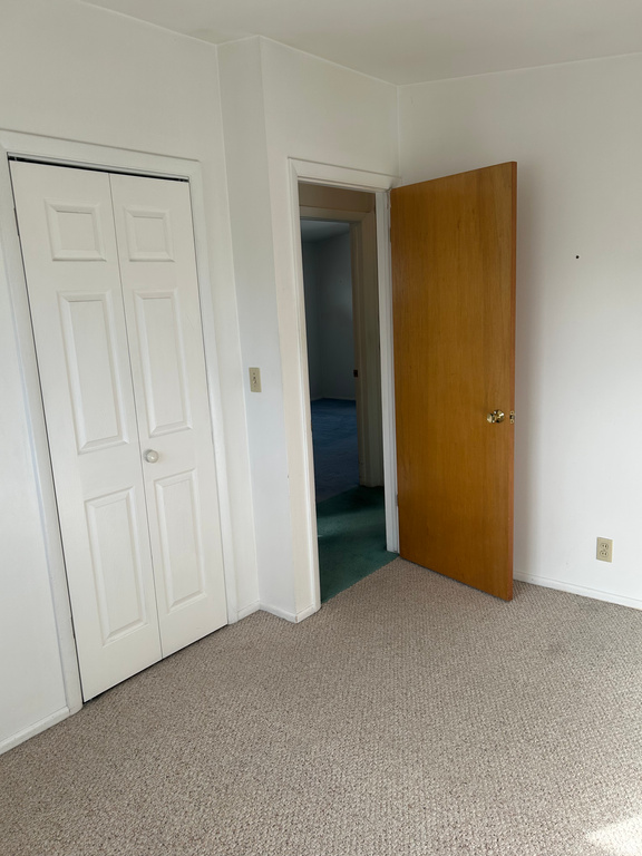 1927 W KIRKHAM WAY Taylorsville, UT 84129