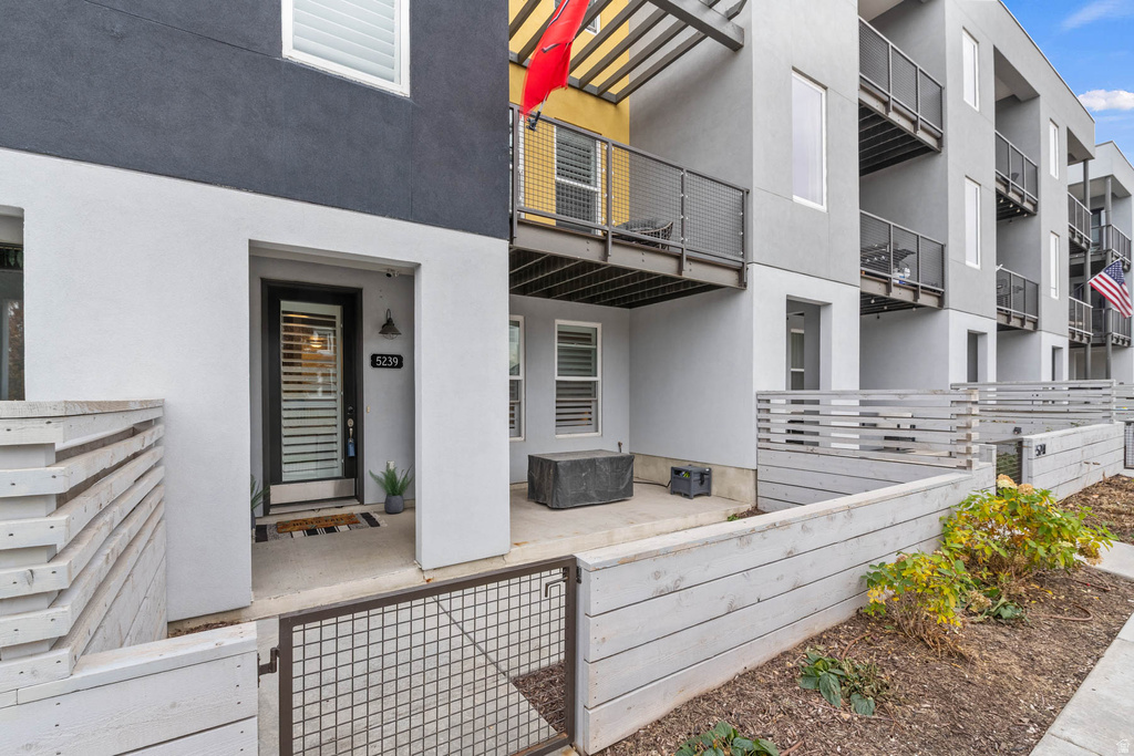 5239 W BOWSTRING WAY #518 South Jordan, UT 84009