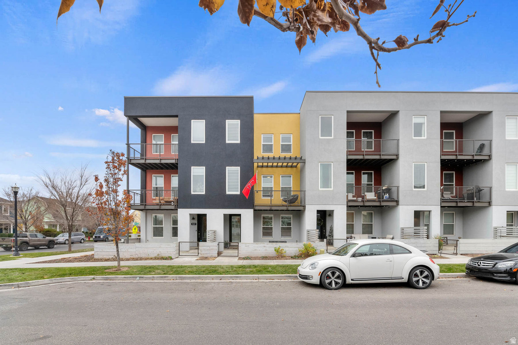 5239 W BOWSTRING WAY #518 South Jordan, UT 84009