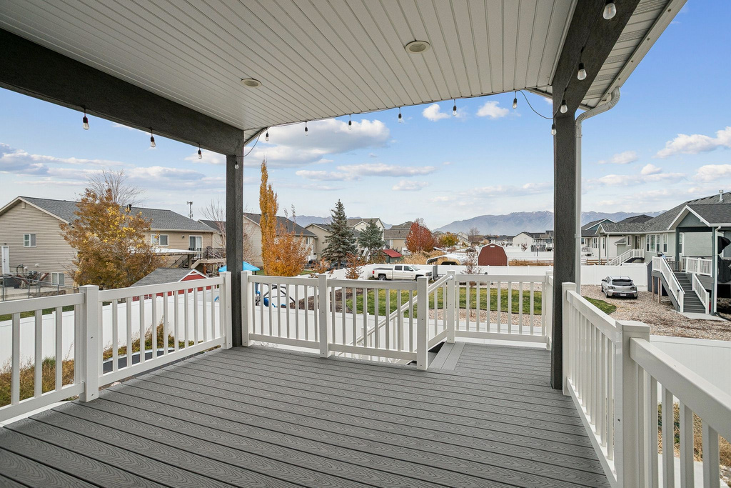 895 DUNES DR Syracuse, UT 84075