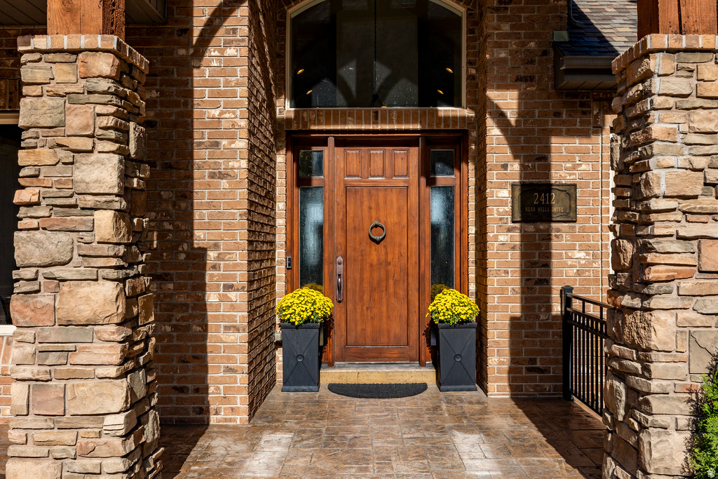 2412 E BEAR HILLS DR Draper, UT 84020