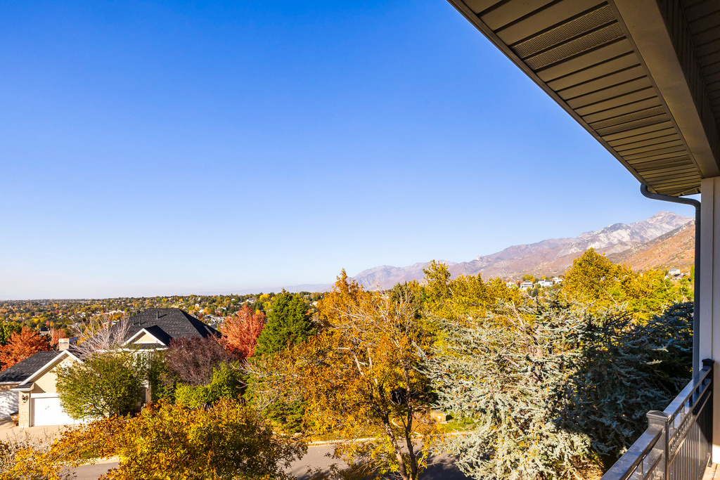 2412 E BEAR HILLS DR Draper, UT 84020