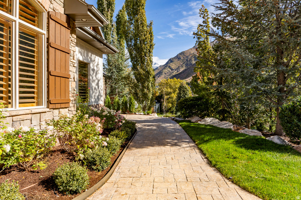 2412 E BEAR HILLS DR Draper, UT 84020