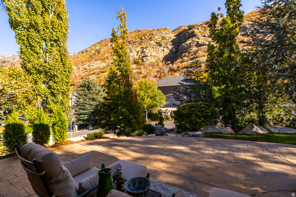 2412 E BEAR HILLS DR Draper, UT 84020