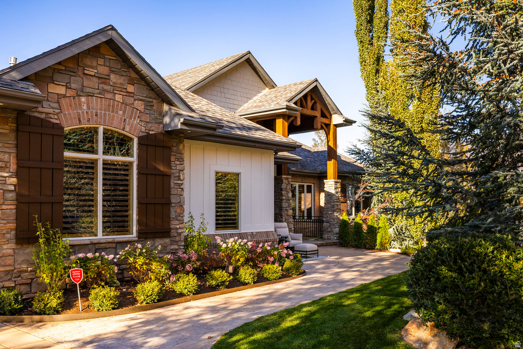 2412 E BEAR HILLS DR Draper, UT 84020