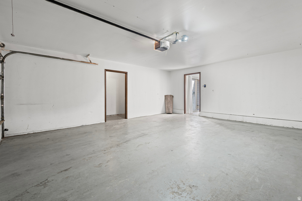 5976 S MONTE CARLO DR Salt Lake City, UT 84121