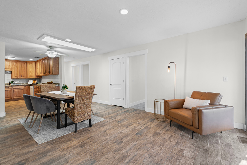 5976 S MONTE CARLO DR Salt Lake City, UT 84121