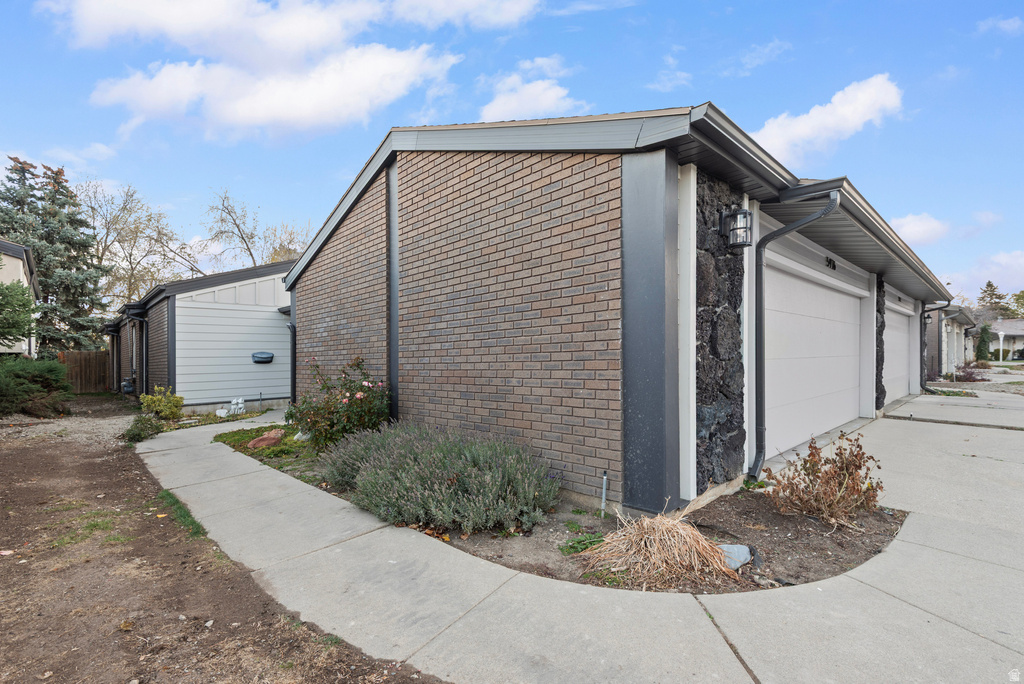 5976 S MONTE CARLO DR Salt Lake City, UT 84121