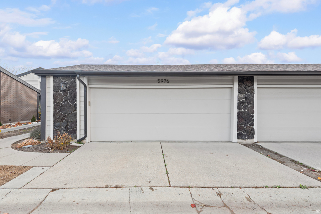 5976 S MONTE CARLO DR Salt Lake City, UT 84121