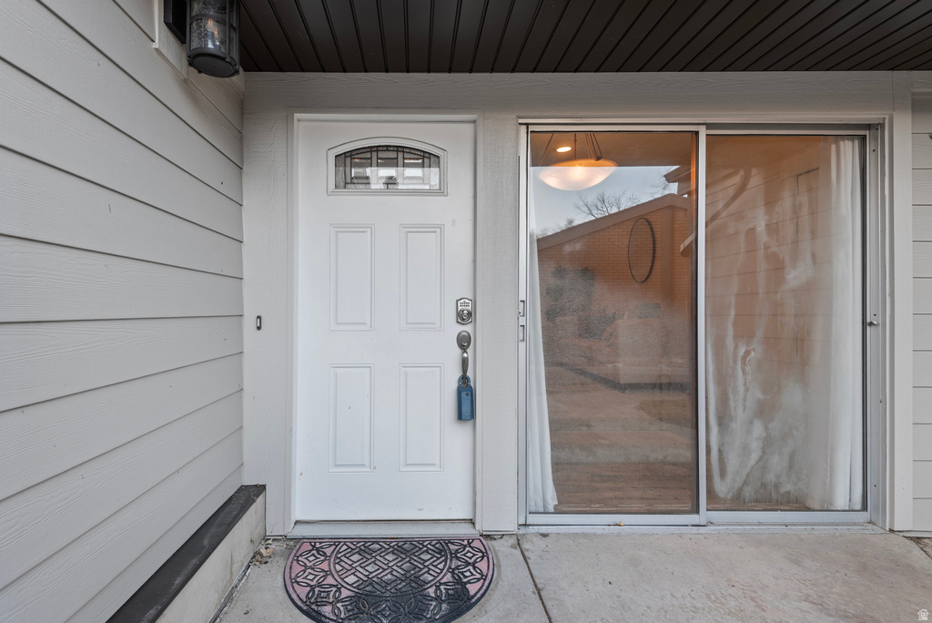 5976 S MONTE CARLO DR Salt Lake City, UT 84121