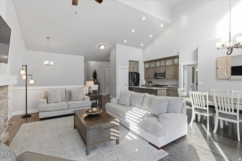 10117 S GLENMOOR DR South Jordan, UT 84009