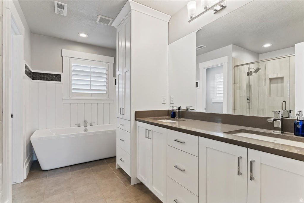 6043 N LARIAT LN Mountain Green, UT 84050