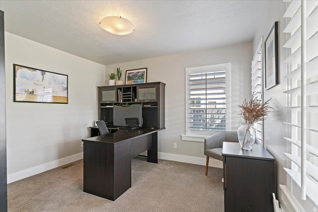 6043 N LARIAT LN Mountain Green, UT 84050