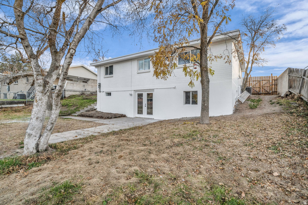 941 E CARNATION DR Sandy, UT 84094