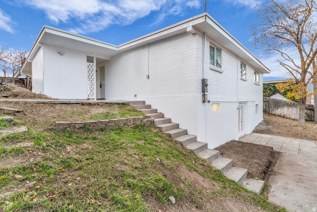 941 E CARNATION DR Sandy, UT 84094