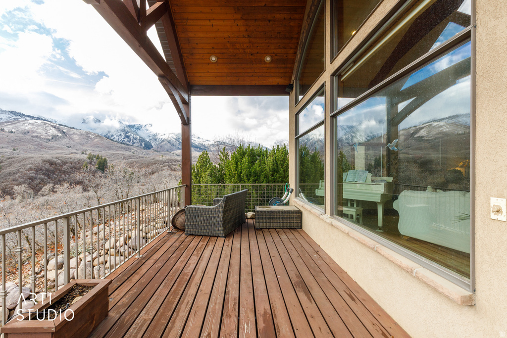 6679 N DURFEE CREEK RD Liberty, UT 84310