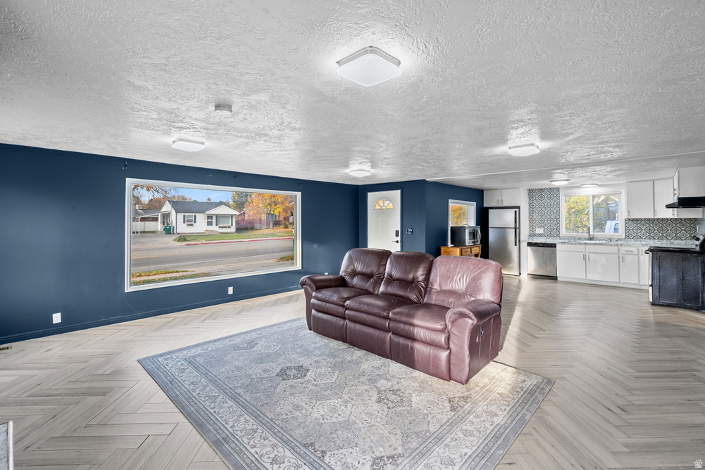 942 E GENTILE ST Layton, UT 84041