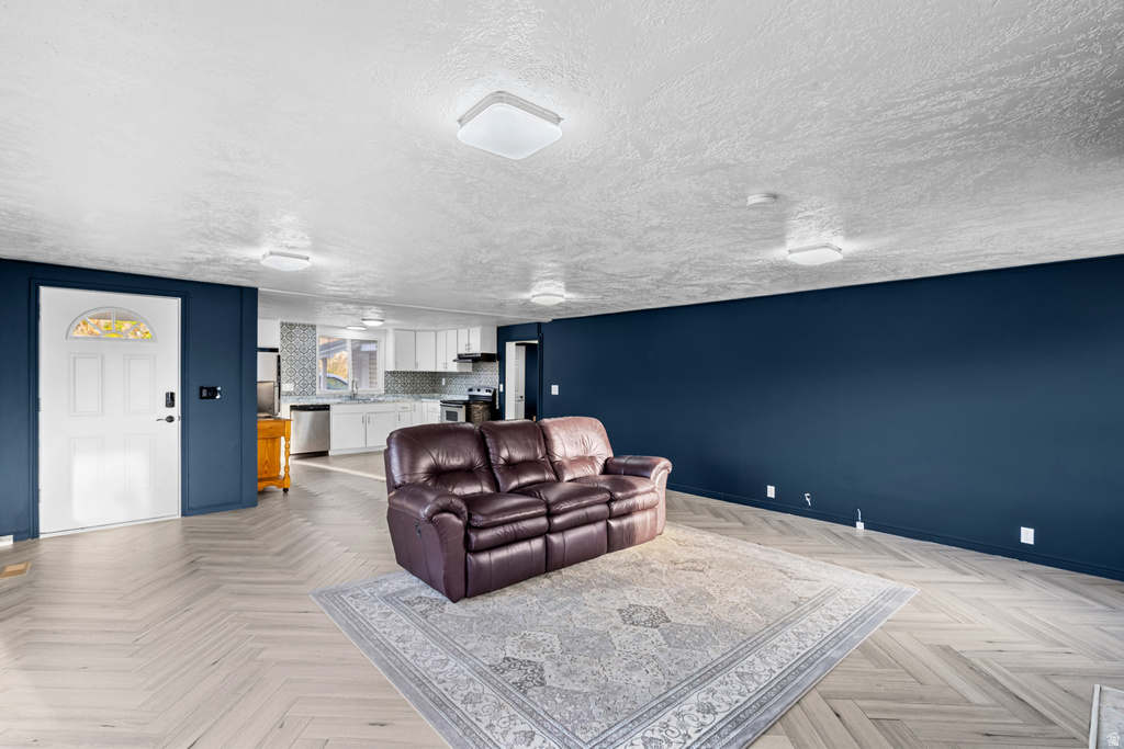 942 E GENTILE ST Layton, UT 84041