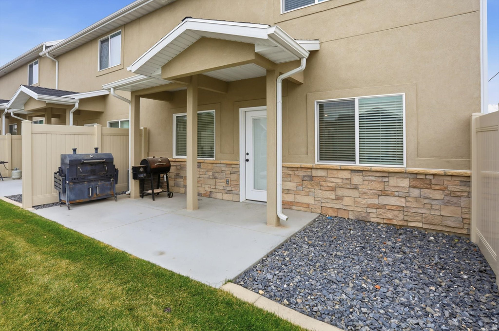 303 N CANTERBURY WAY Clearfield, UT 84015