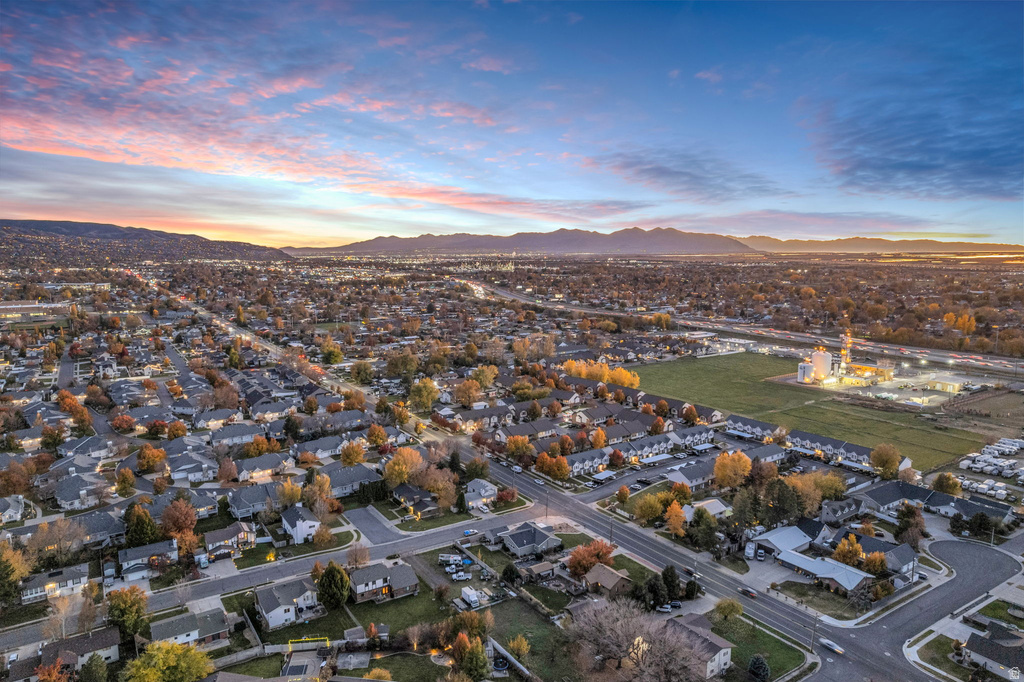 204 W LYMAN LN Bountiful, UT 84010