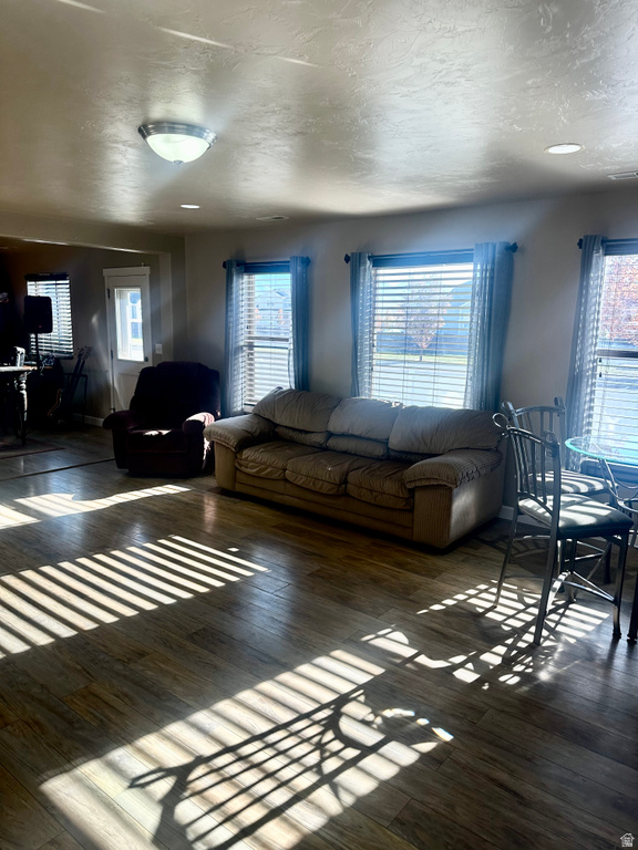 647 W MULBERRY ST Stansbury Park, UT 84074