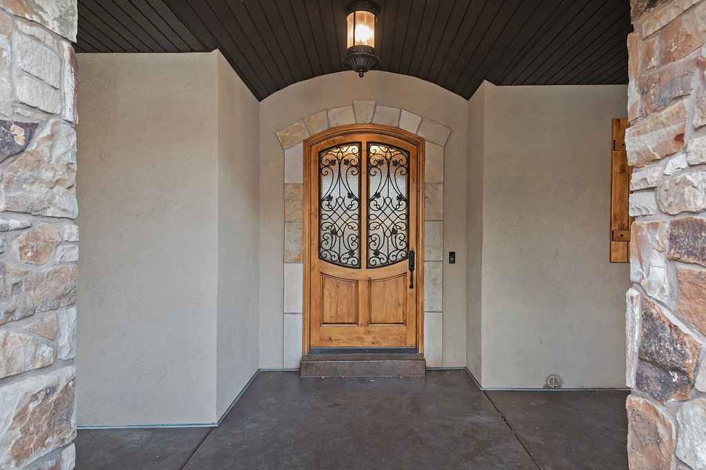 8778 S FALCON HEIGHTS LN Sandy, UT 84093