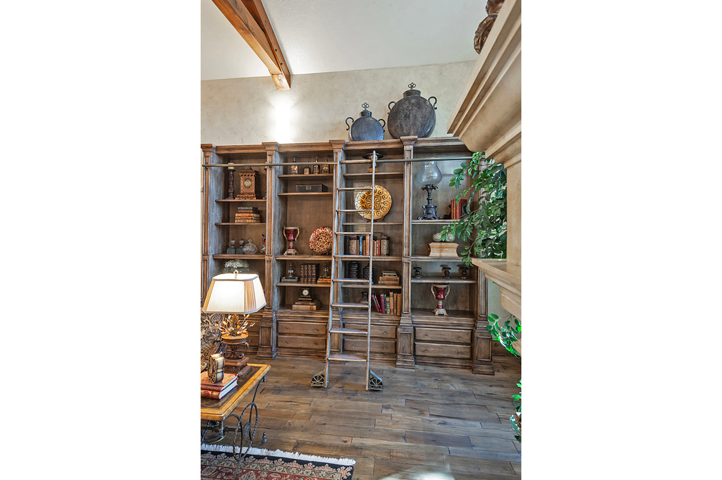 8778 S FALCON HEIGHTS LN Sandy, UT 84093