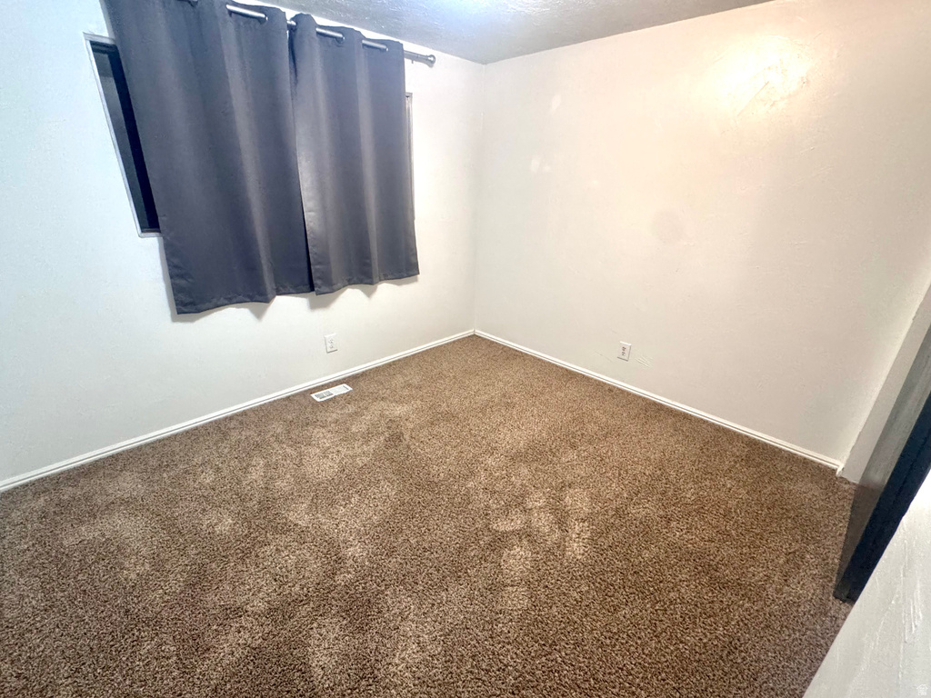 8643 S VAQUERO DR Sandy, UT 84094