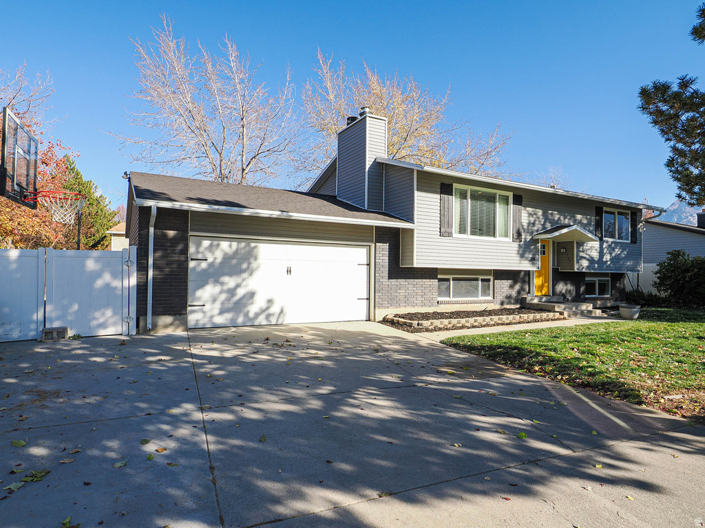 735 E DUSTY CREEK AVE Sandy, UT 84094