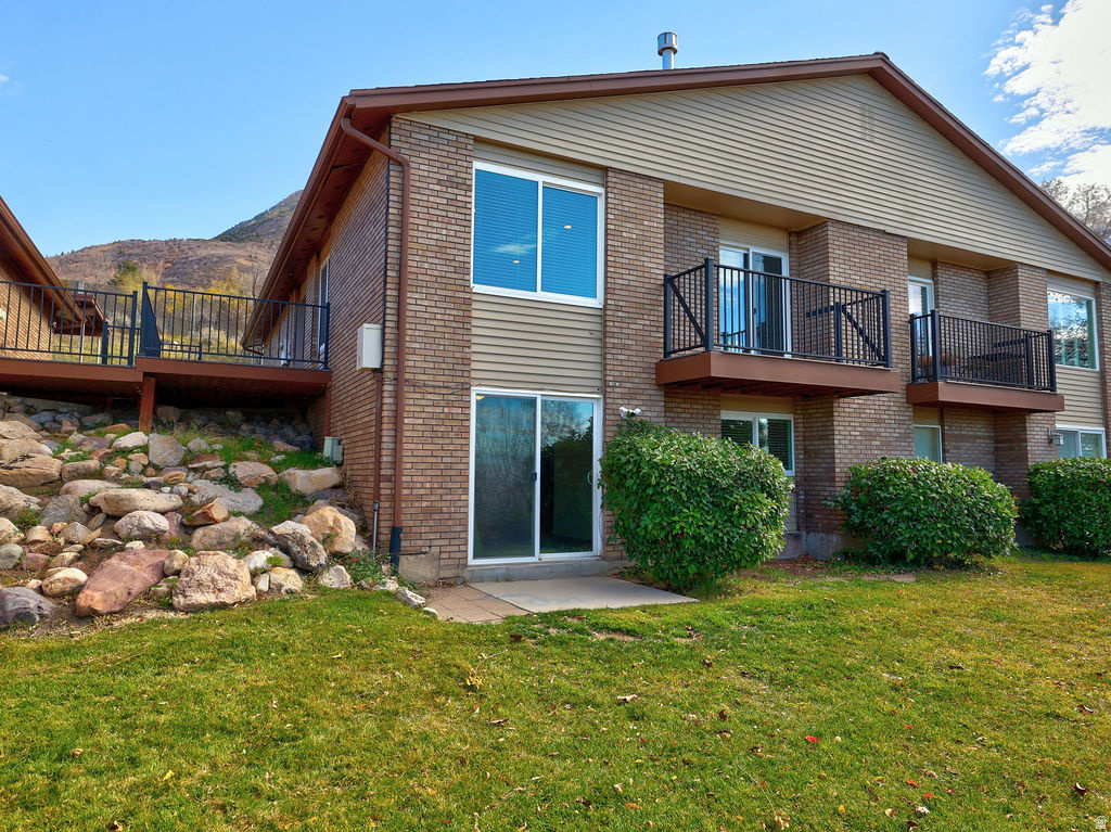 4755 S WALLACE LN Holladay, UT 84117