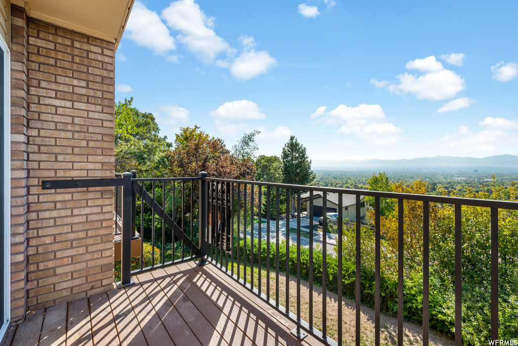 4755 S WALLACE LN Holladay, UT 84117