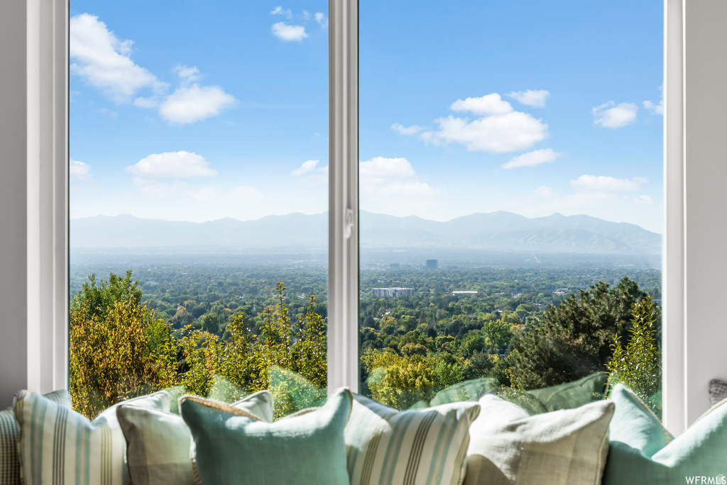 4755 S WALLACE LN Holladay, UT 84117