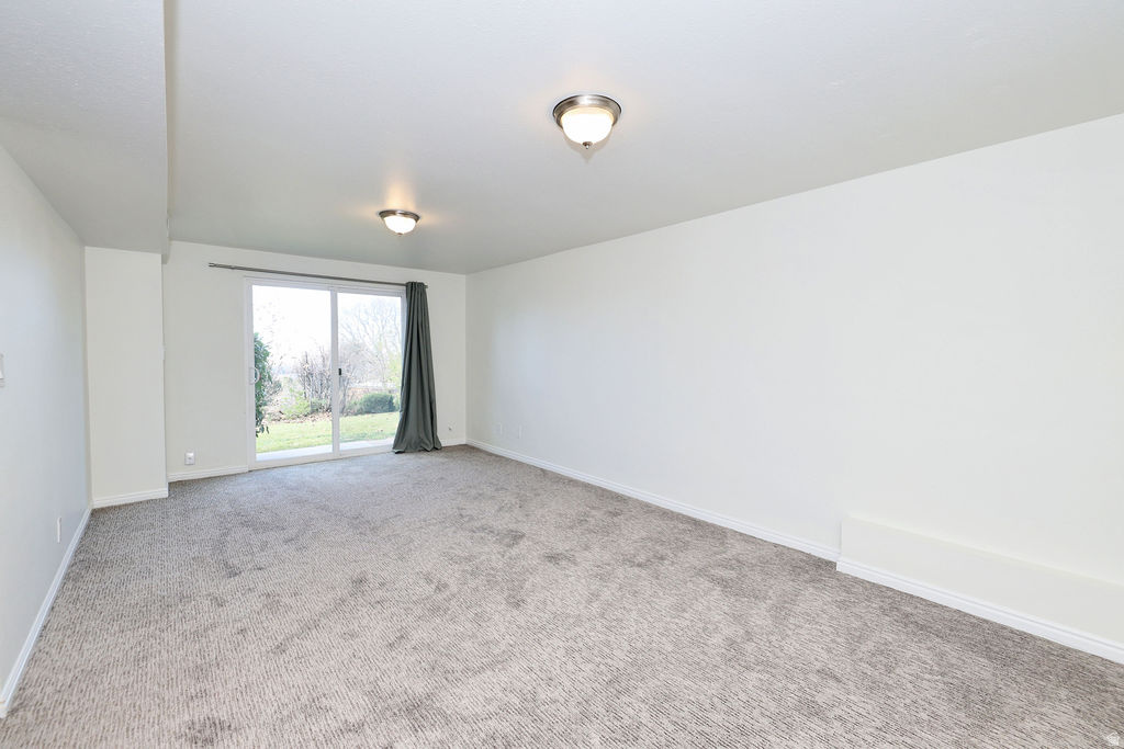 4755 S WALLACE LN Holladay, UT 84117